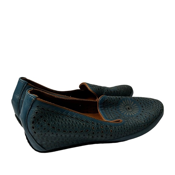 Spring Step Women’s Blue Perforated Leather Hidden Heels Wedges US 8.5 EU - Picture 7 of 11